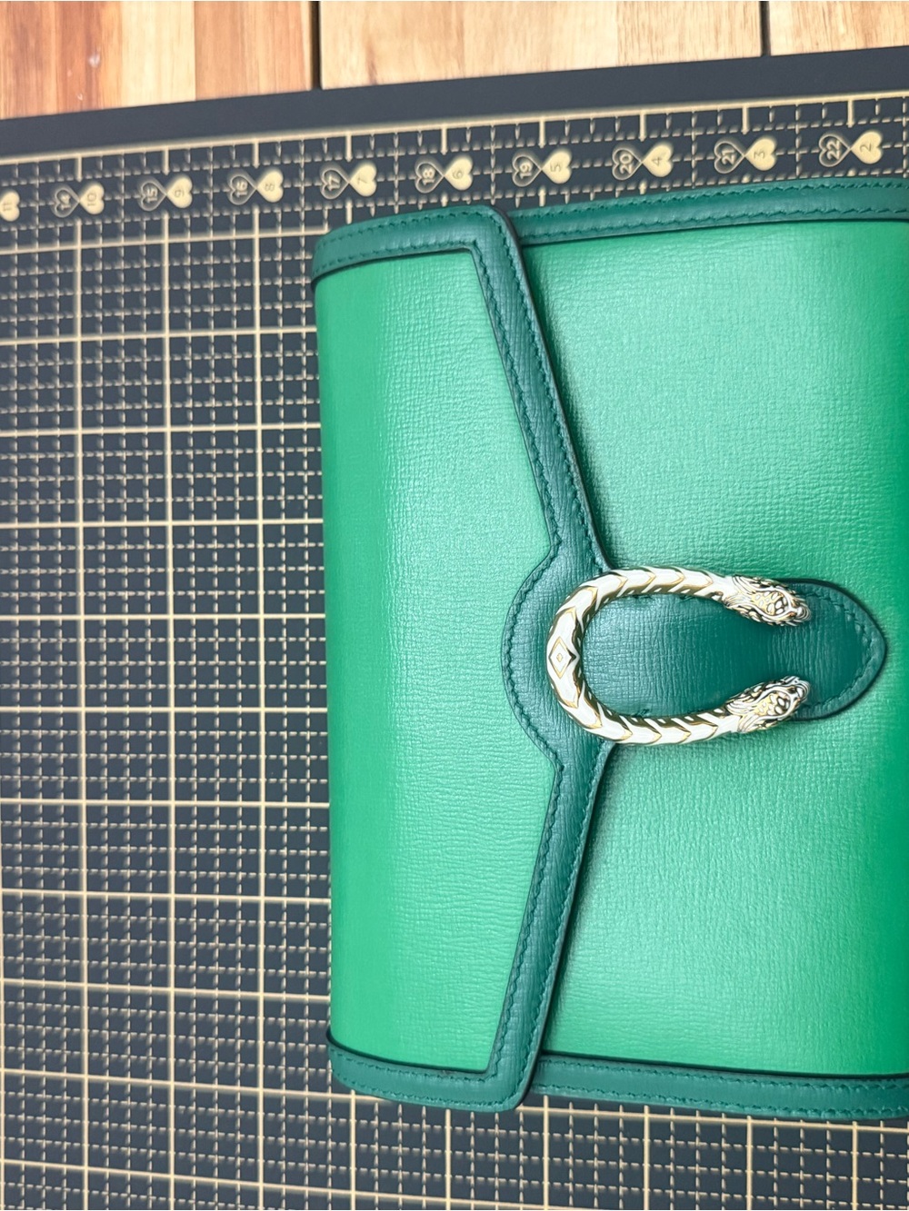 Gucci Green Leather Shoulder Bag with Gold-Tone Snake Detail
